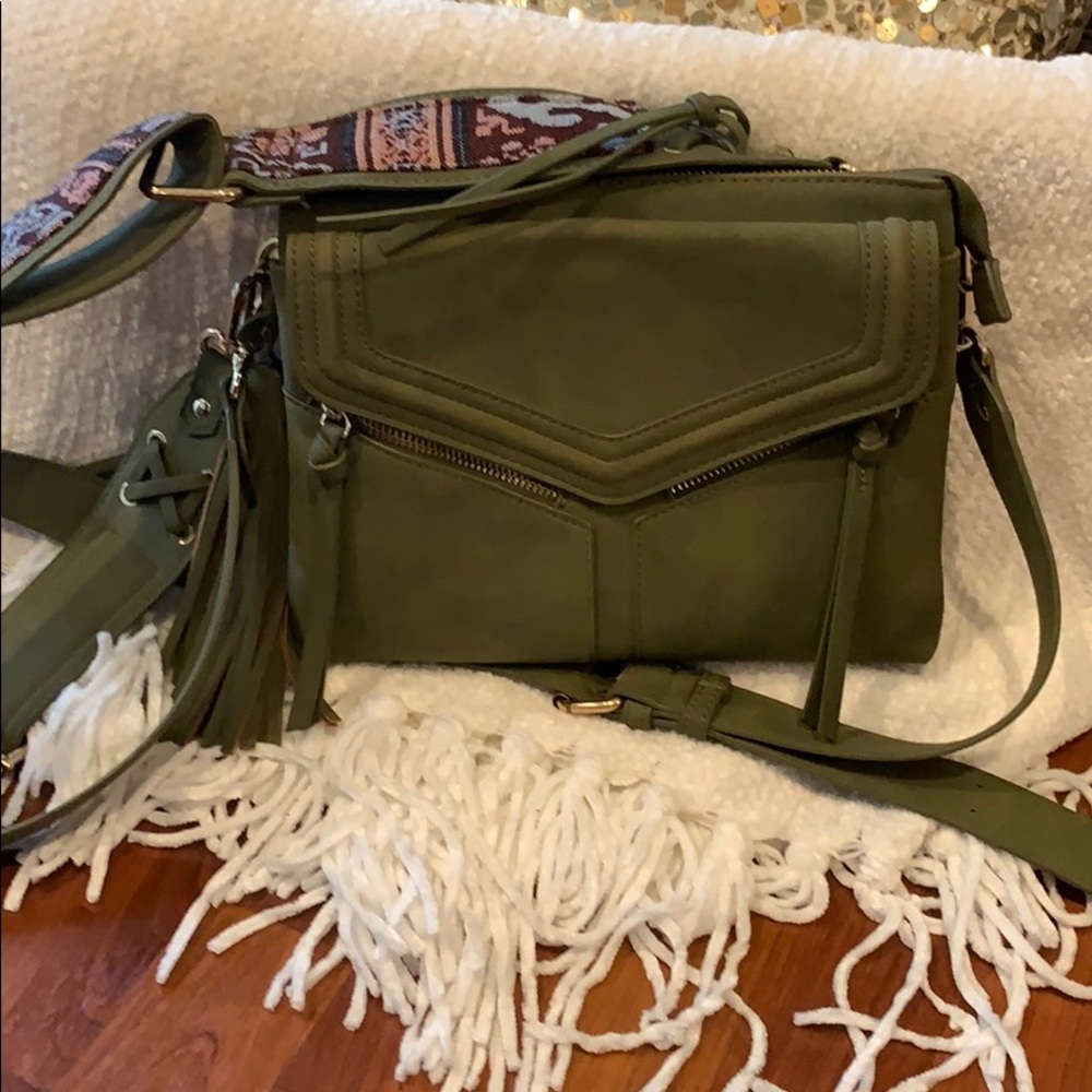 Like new Francesca crossbody.